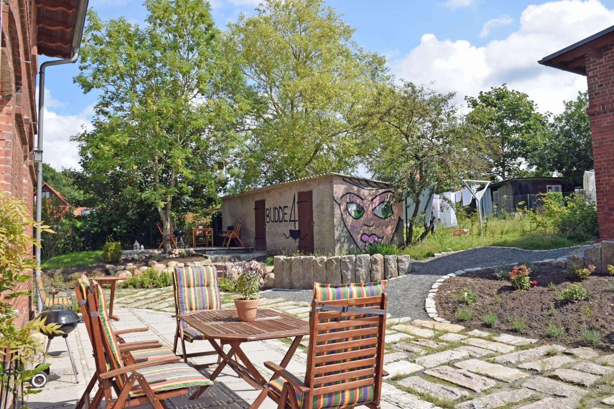 Schoene Ferienwohnungen In Sassnit Sassnitz Exterior foto